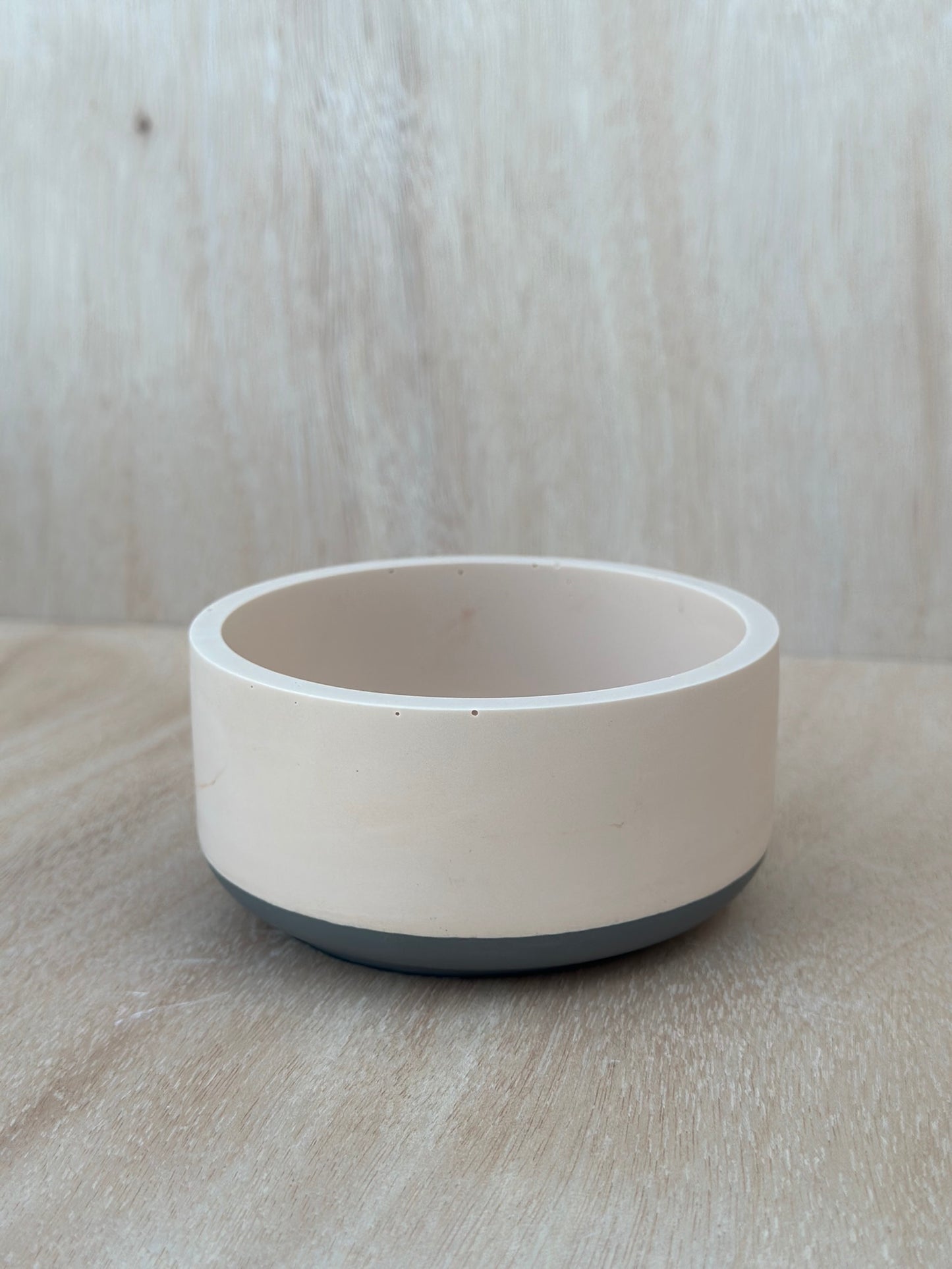 Rounded Large Pot