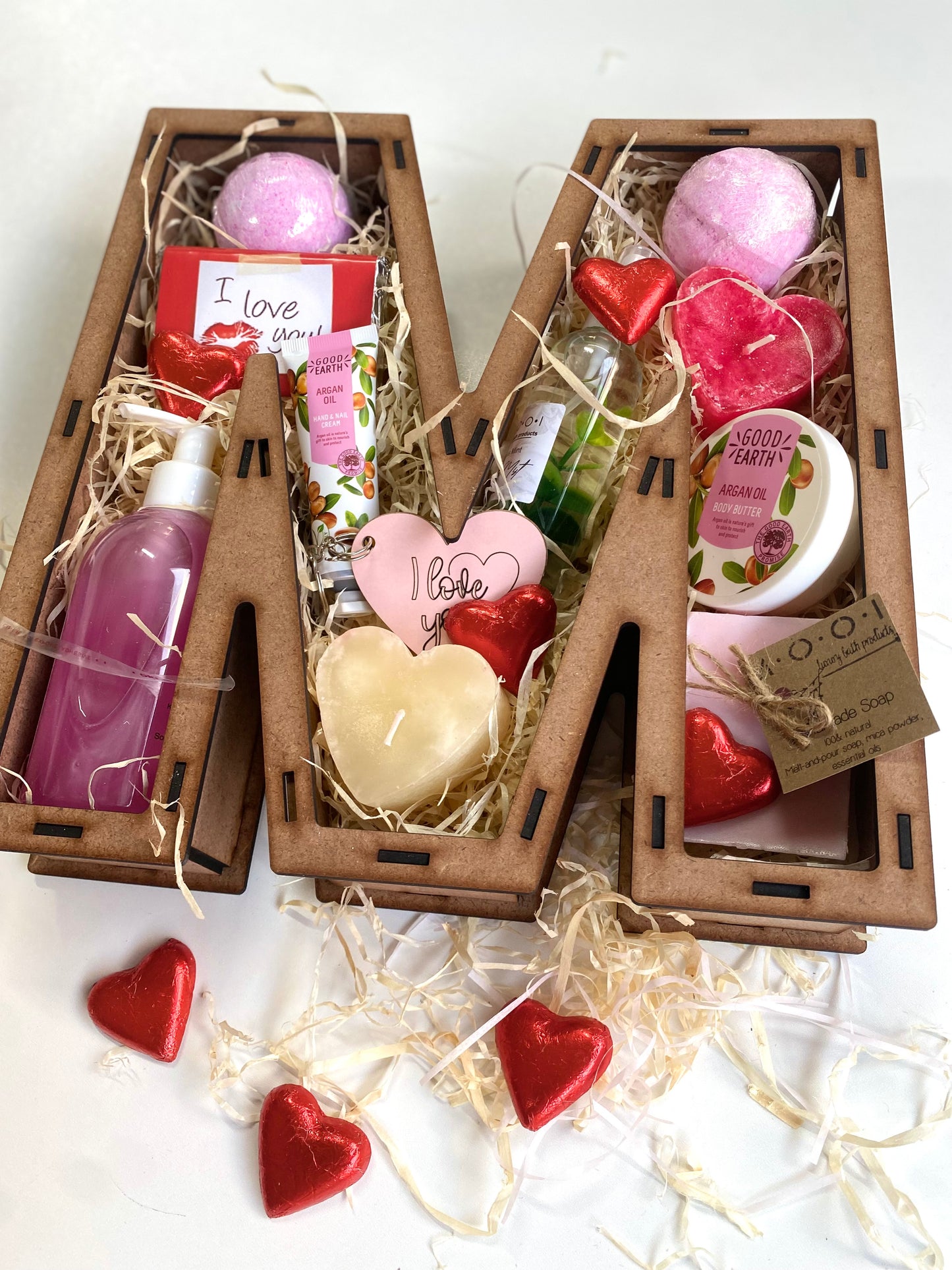 Custom Initial "M" Luxury Hamper