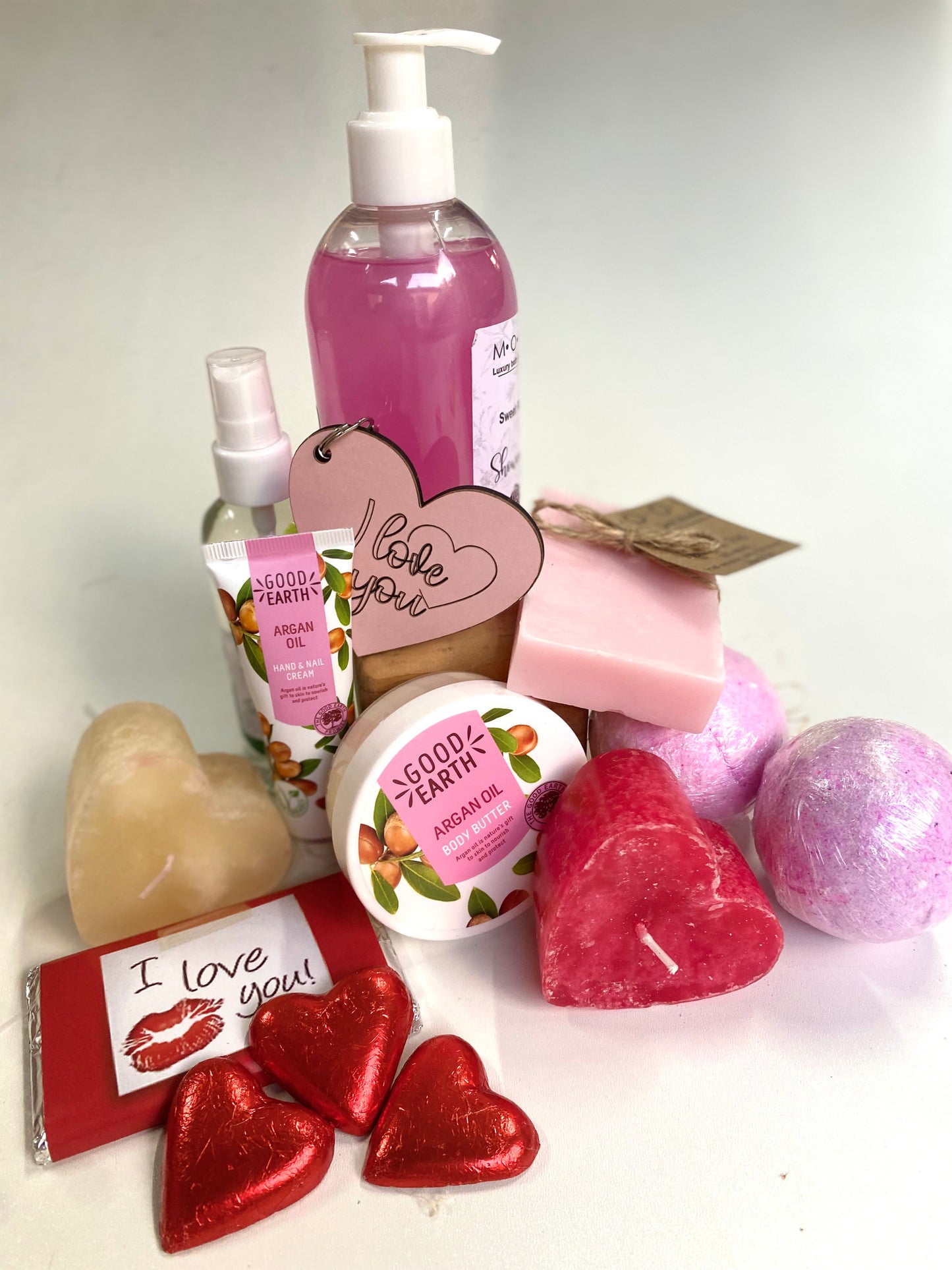 Custom Initial "M" Luxury Hamper
